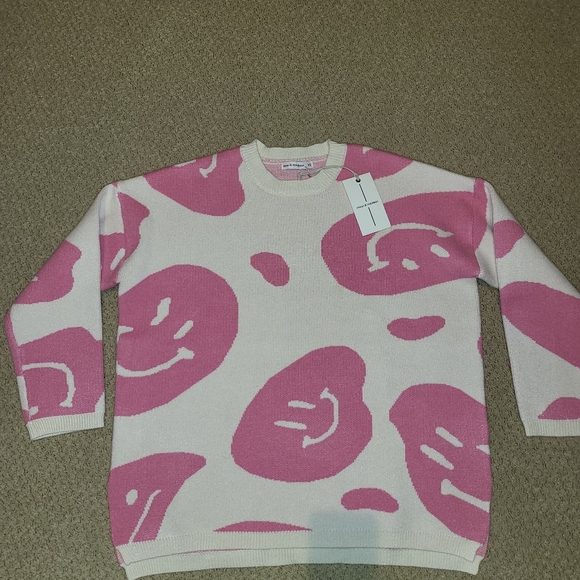 Moon & Madison Smiley NEW SIZE X Small Oversized 22 PTP Sweater Pink & White - Picture 4 of 9
